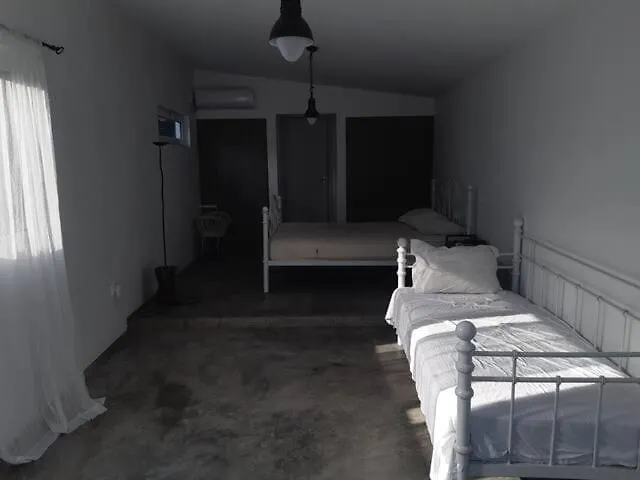 Mykonos * Agioi Theodoroi (Corinthia)