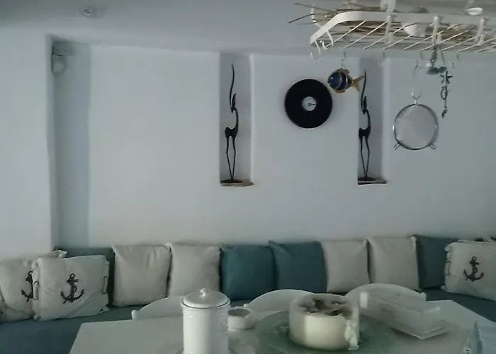 Mykonos * Agioi Theodoroi (Corinthia)